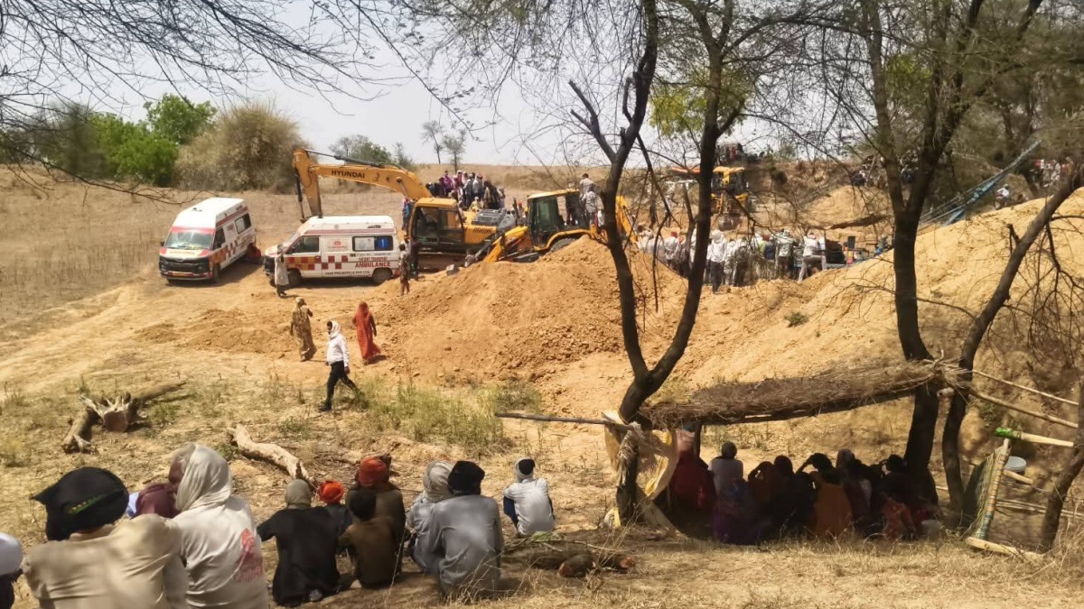 Under construction well collapses in Panna