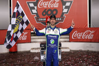 daniel suarez coca cola 600 win to kyle busch