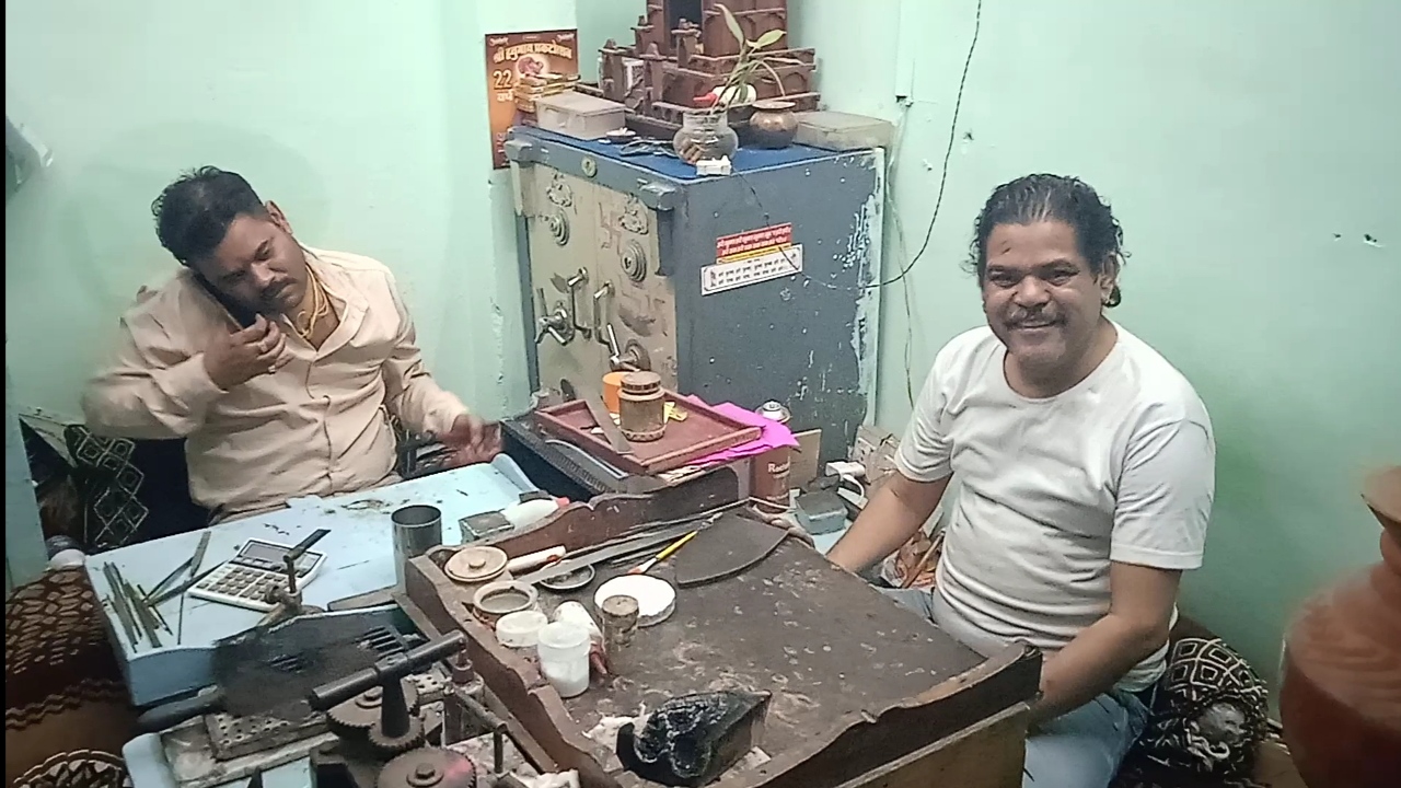 GOLD SILVER ORDERS DECLINING SAGAR