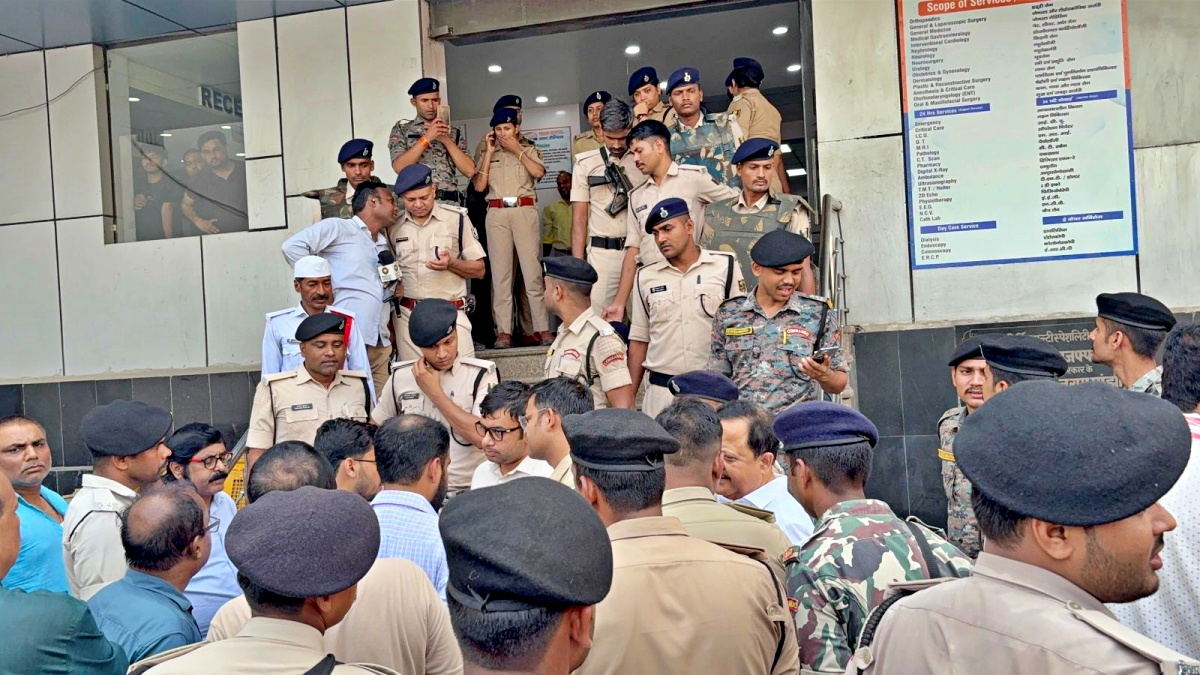 Fire Breaks Out At Khan Sir Coaching