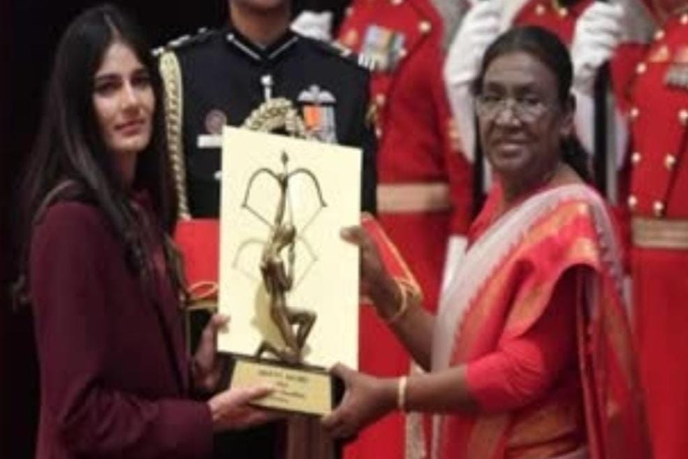 राष्ट्रपति द्रौपदी मुर्मू ने अर्जुन पुरस्कार से किया था सम्मानित.