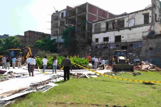 DARYAGANJ BUILIDING COLLAPSE