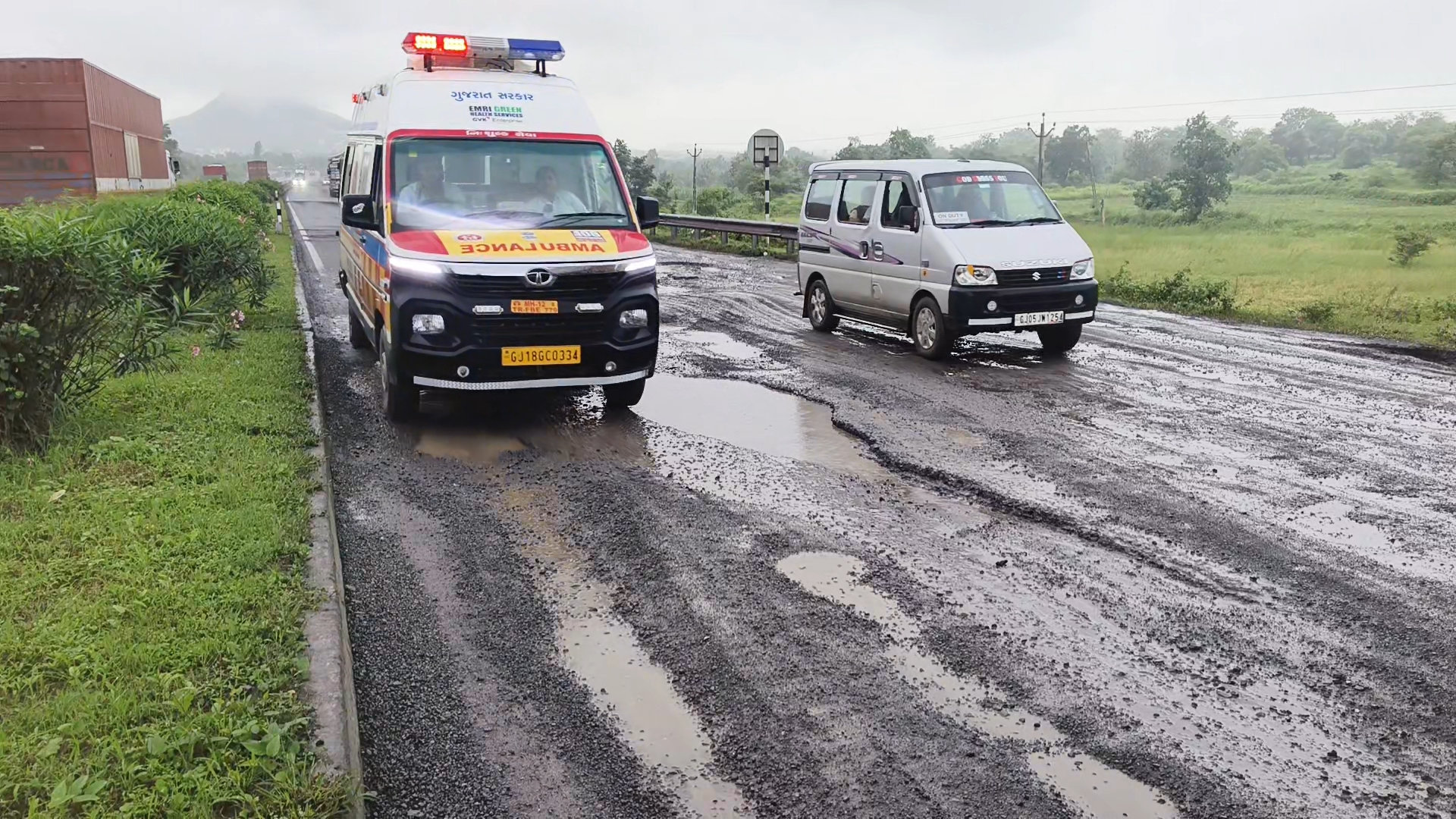 તાપીમાં નેશનલ હાઈવે પર ખાડા જ ખાડા