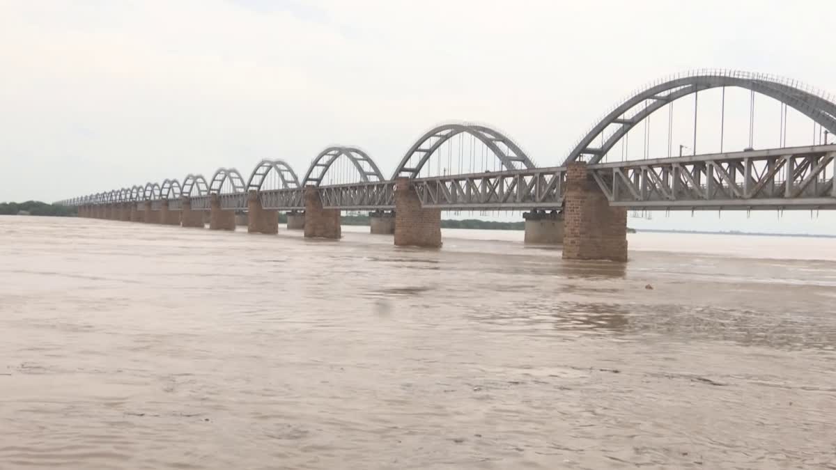 Dowleswaram Barrage Dredging