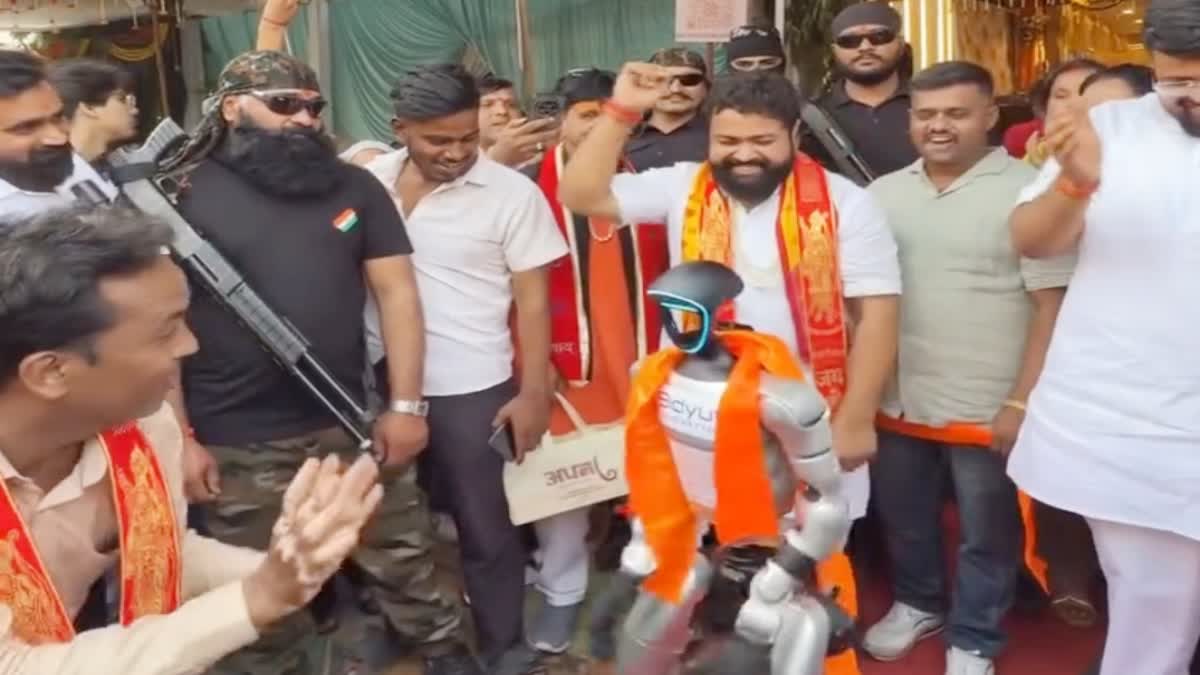 UJJAIN ROBOT GRAND ENTRY