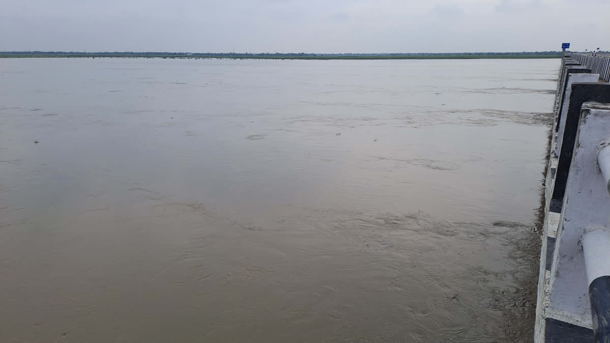 गंडक बैराज के 36 गेट खोले गए, NDRF-SDRF तैनात.. उपमुख्यमंत्री बोले- 'घबराने की जरूरत नहीं' Bihar Flood Alert