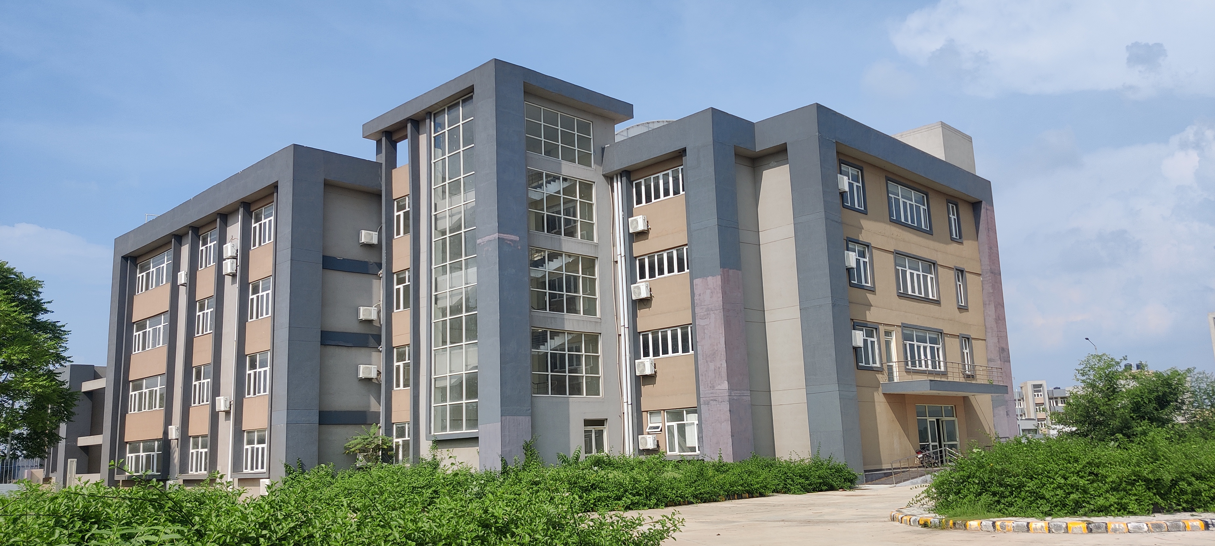 FARIDABAD NURSING COLLEGE BUILDING