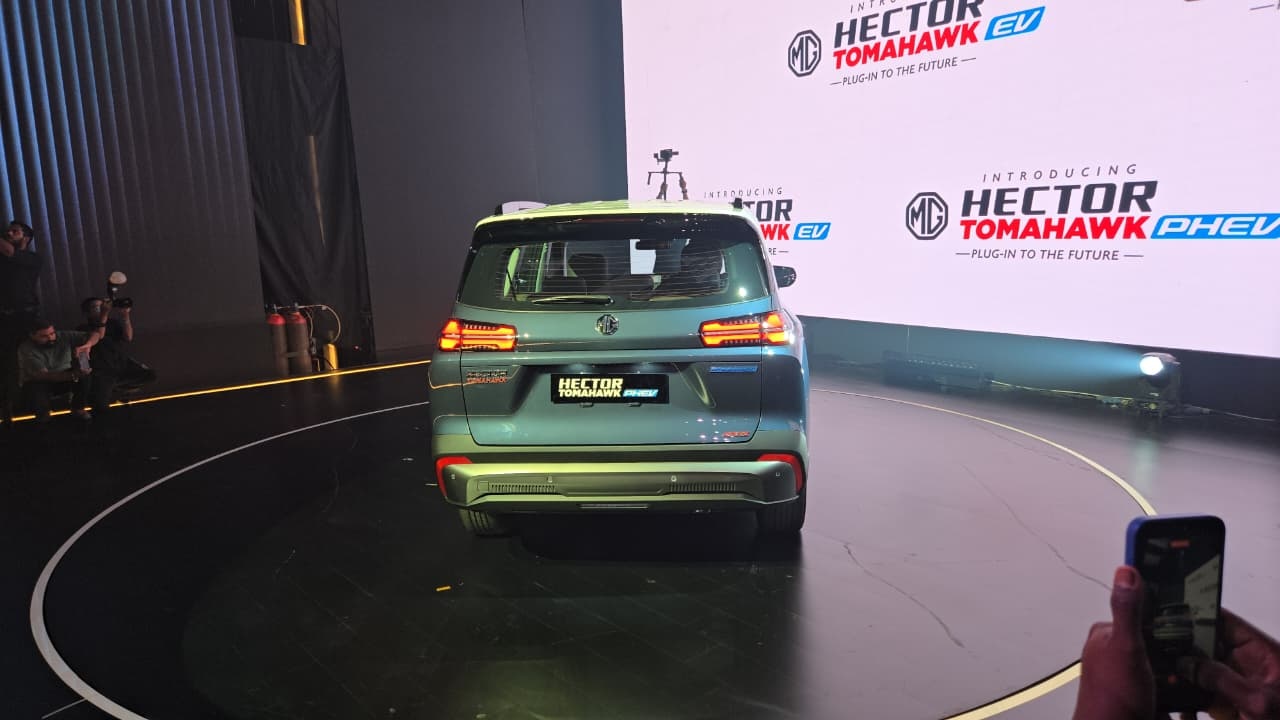 Rear profile of the new MG Hector Tomahawk PHEV.