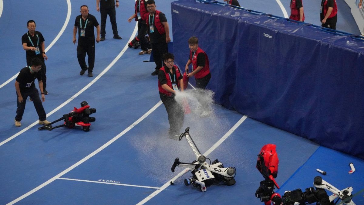 On Tuesday, August 25, 2026, during the World Humanoid Robot Games in Beijing, a fire that broke out in a humanoid robot after it collided with a barrier at the end of a 100-meter race was extinguished.