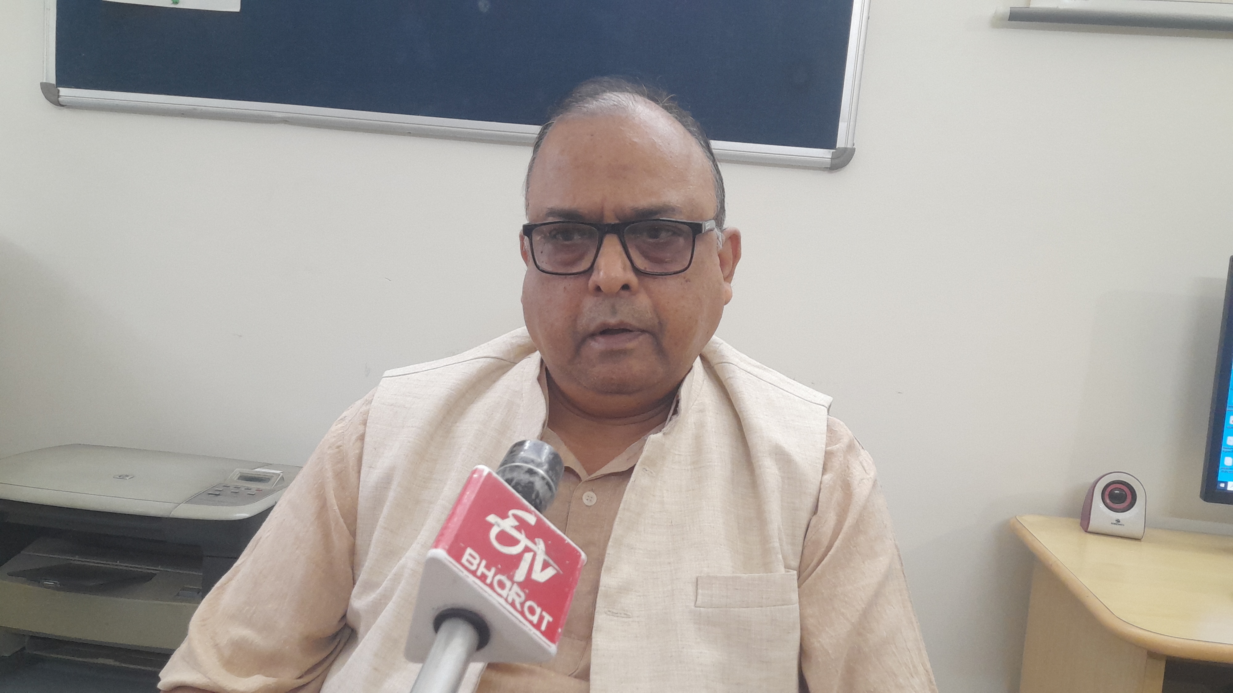 प्रो. डॉ बीएन प्रसाद, शिक्षाविद