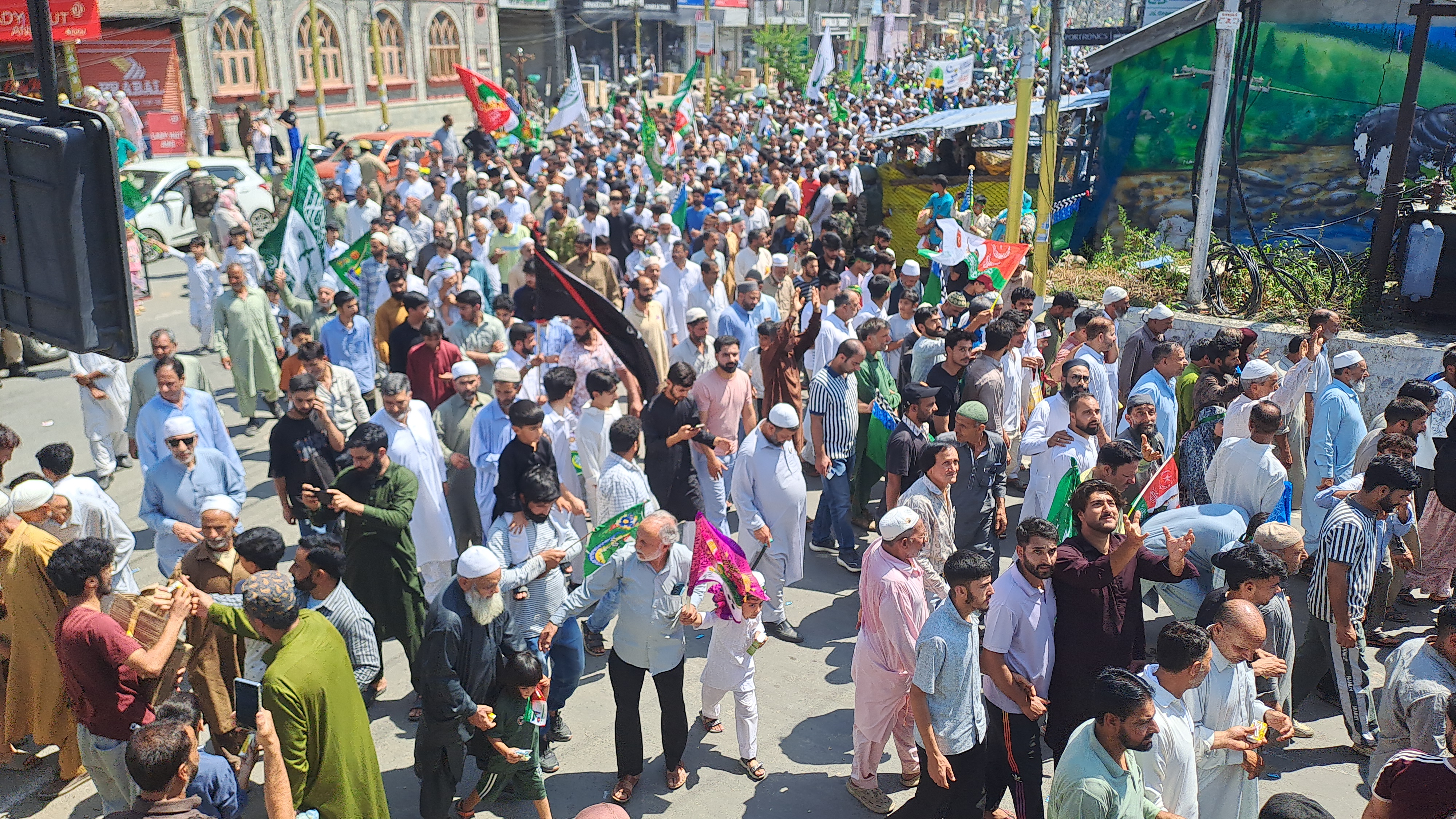 Grand procession in Anantnag on the occasion of Eid Milad un Nabi, Urdu News