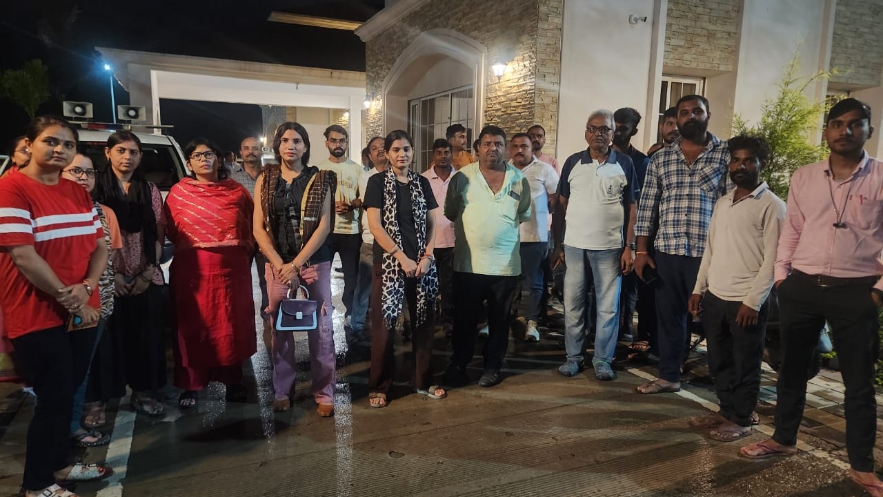 Residents reached Deputy CM MP