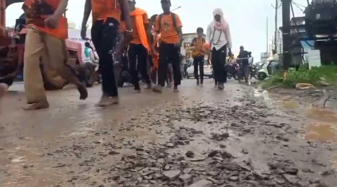 potholes in mahasamund road