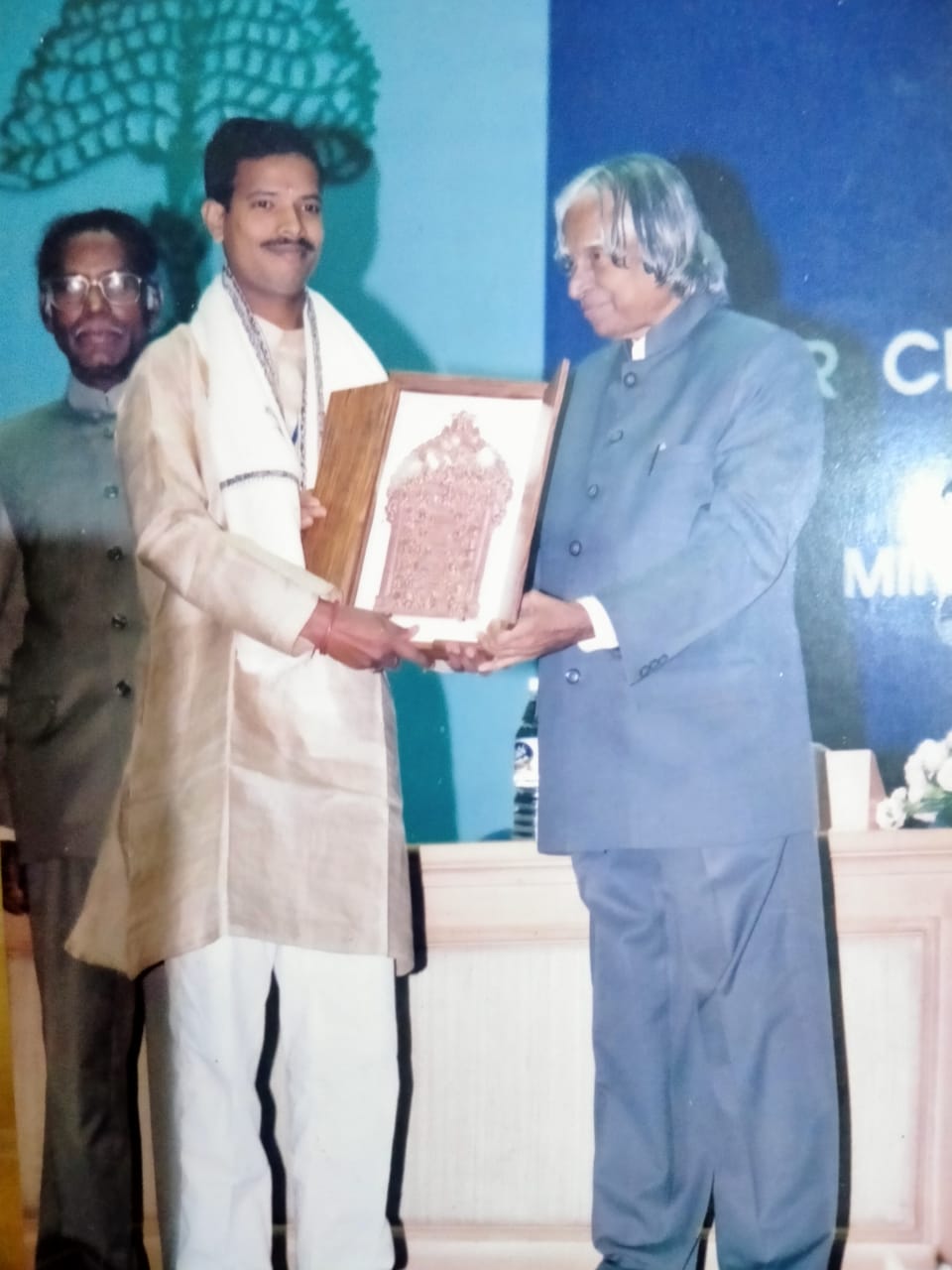 ଶଙ୍ଖ ଶାମୁକା ହସ୍ତଶିଳ୍ପ ପାଇଁ ଜଗନ୍ନାଥ ମହାପାତ୍ର ୨୦୦୧ ରେ ରାଷ୍ଟ୍ରପତି ଏପିଜେ ଅବଦୁଲ କଲାମଙ୍କ ଠାରୁ ପାଇଥିଲେ ରାଷ୍ଟ୍ରୀୟ ପୁରସ୍କାର