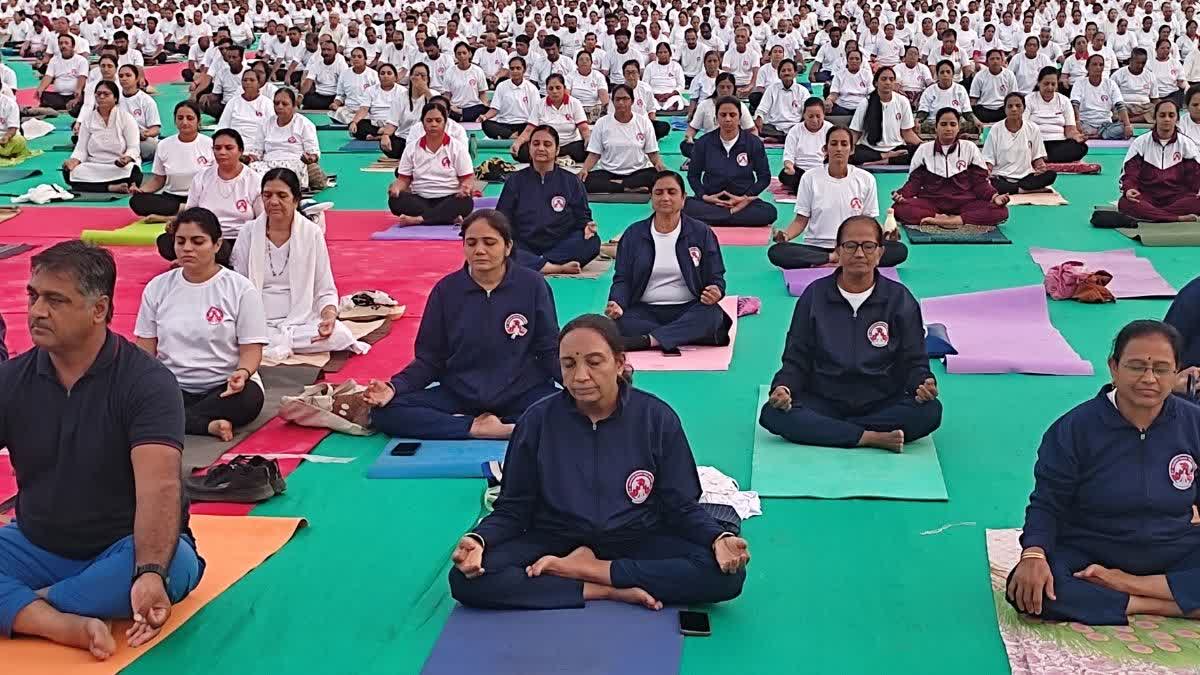જૂનાગઢમાં યોગ મહાશિબિર યોજાઇ