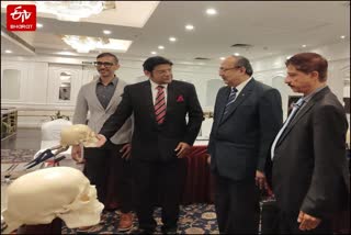 इंडो-गल्फ ट्विन सिटी क्रेनियोफेशियल कांफ्रेस में मौजूद चिकित्सक.