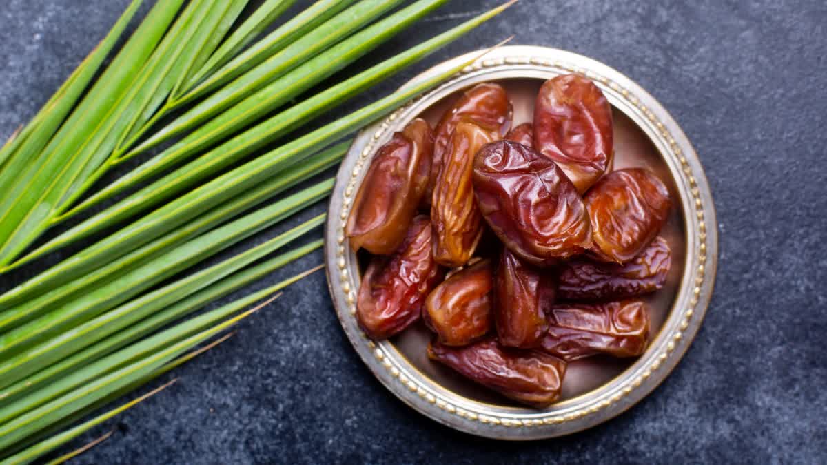 5 Incredible Health Changes from Eating Just 2 Dates a Day