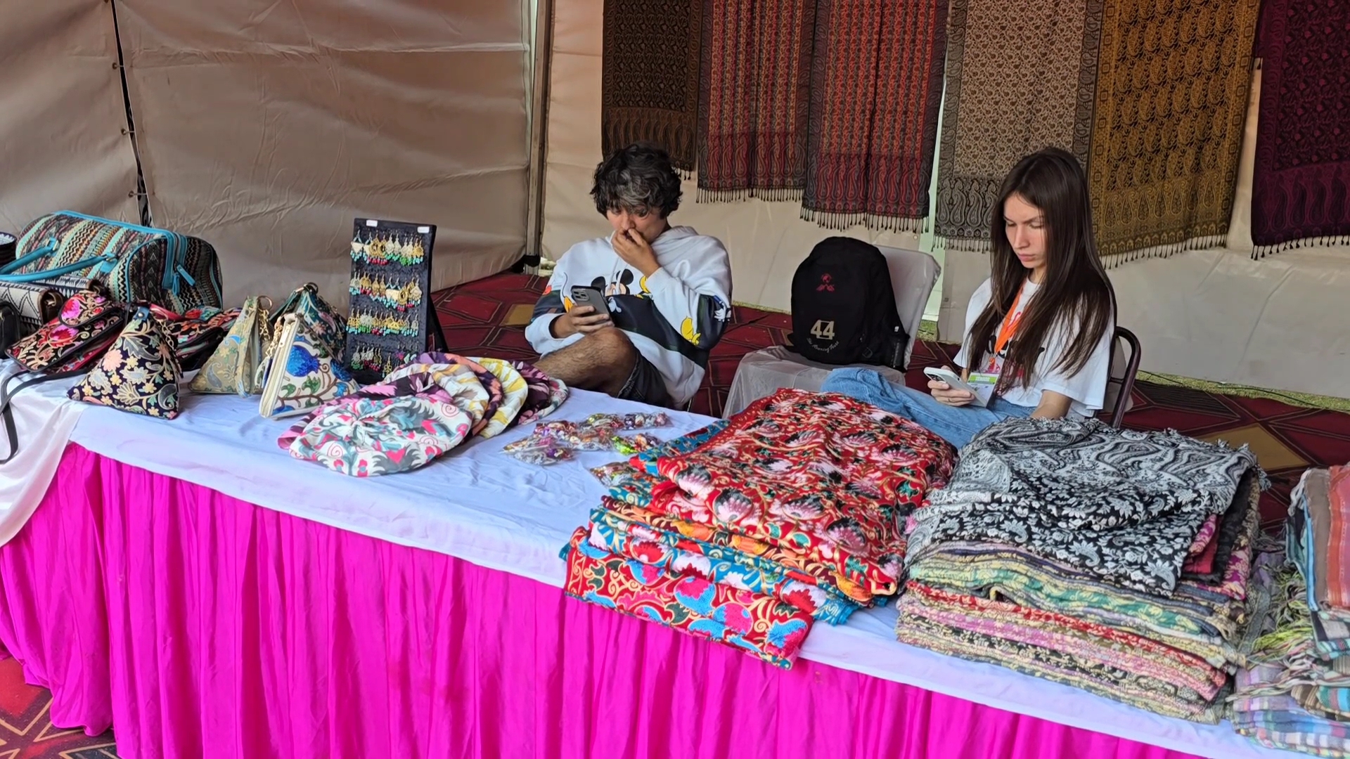 craftsmanship of artisans from other countries is attracting people at the International Geeta Mahotsav 2025