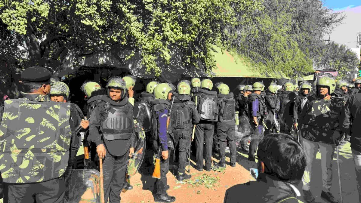 पुलिस जाब्ता तैनात