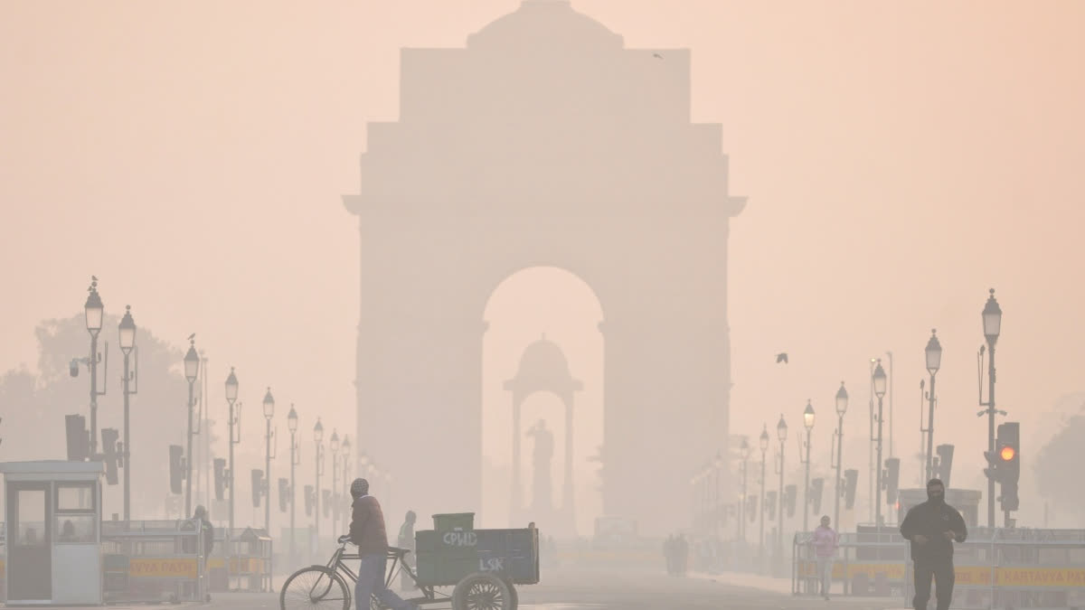 Air Pollution: Delhi HC Asks Centre To File Reply On Plea To Reduce GST On Air Purifiers In National Capital The India Gate shrouded in a layer of smog as people make their way during a cold winter morning, at Kartavya Path, in New Delhi, Wednesday, Dec. 24, 2025.