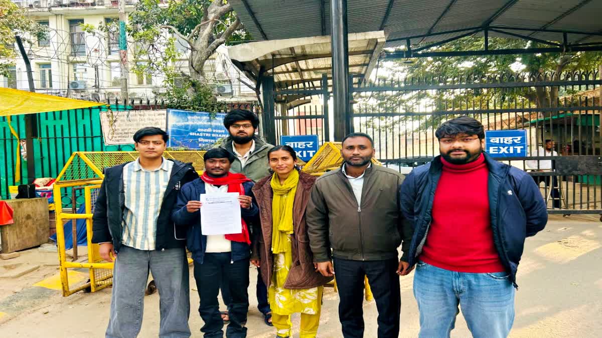 Jharkhand AISA leaders submitted memorandum regarding scholarships to Minister of State for Social Justice and Empowerment Dr Ramdas Athawale