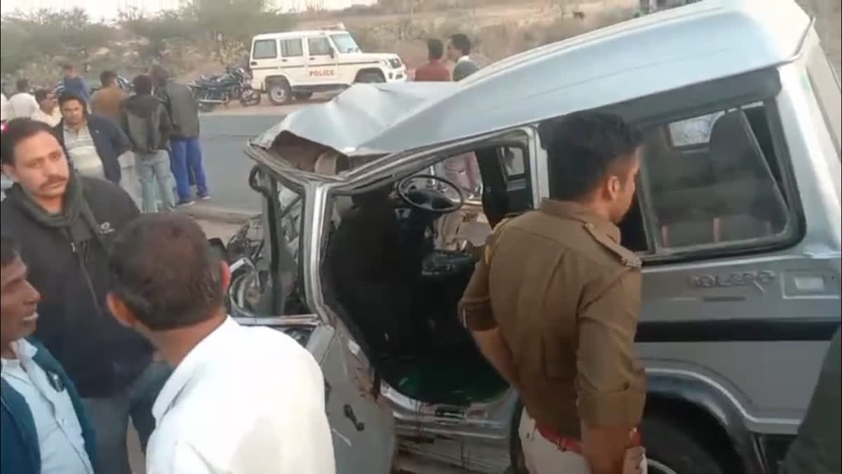 Four Killed, As Many Injured In Road Mishap In Rajasthan's Churu Four persons were killed while as many sustained critical injuries after a Bolero in which they were travelling collided head-on with a truck on the road between Katar Chhoti and Tehandesar in Sandwa of Rajasthan's Churu district.