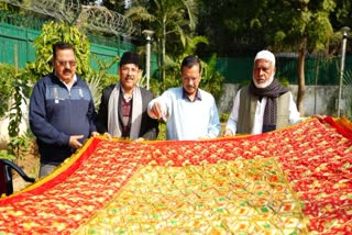 अरविंद केजरीवाल ने 814वें उर्स पर अजमेर शरीफ के लिए चादर पेश की