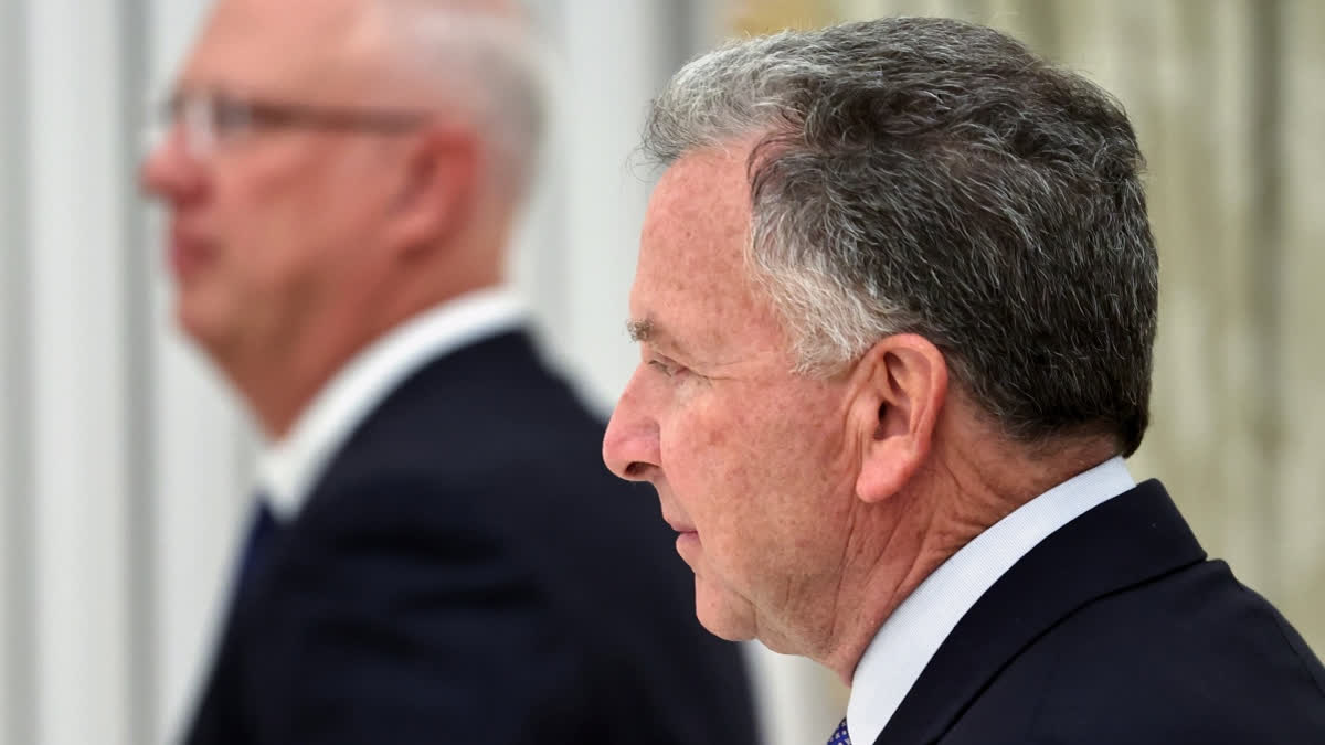 U.S. President Donald Trump's envoys Steve Witkoff, right, and Putin's envoy Kirill Dmitriev arrive to attend the talks with Russian President Vladimir Putin at the Senate Palace of the Kremlin, in Moscow, Thursday, Jan. 22, 2026.