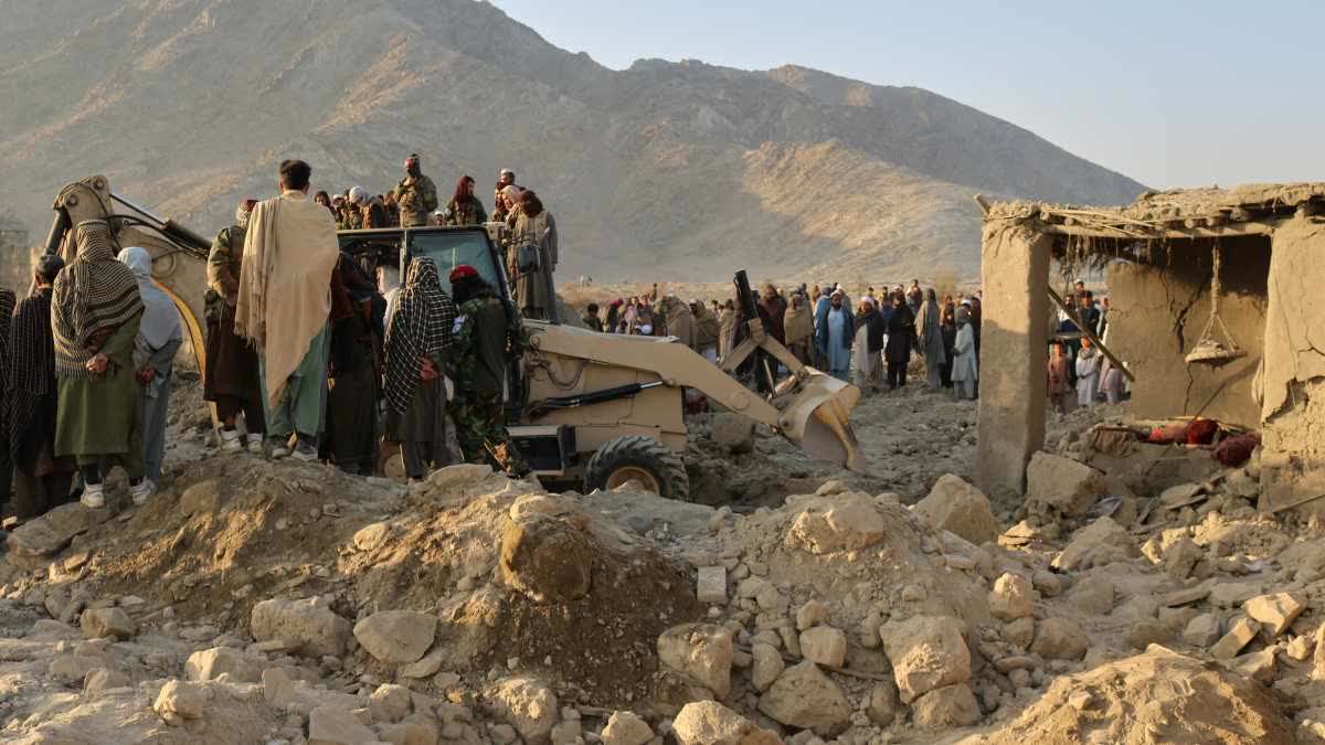 Afghanistan Military launches attack against Pakistan captured several Pak army posts