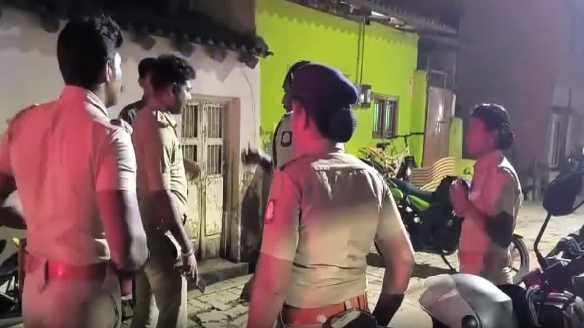 சம்பவம் இடத்தில் போலீசார் விசாரணை