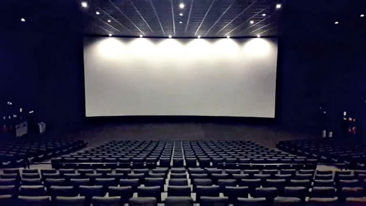 no-good-bengali-movies-no-audience-navina-cinema-hall-also-closed-after-star-theater-priya-cinema-hall