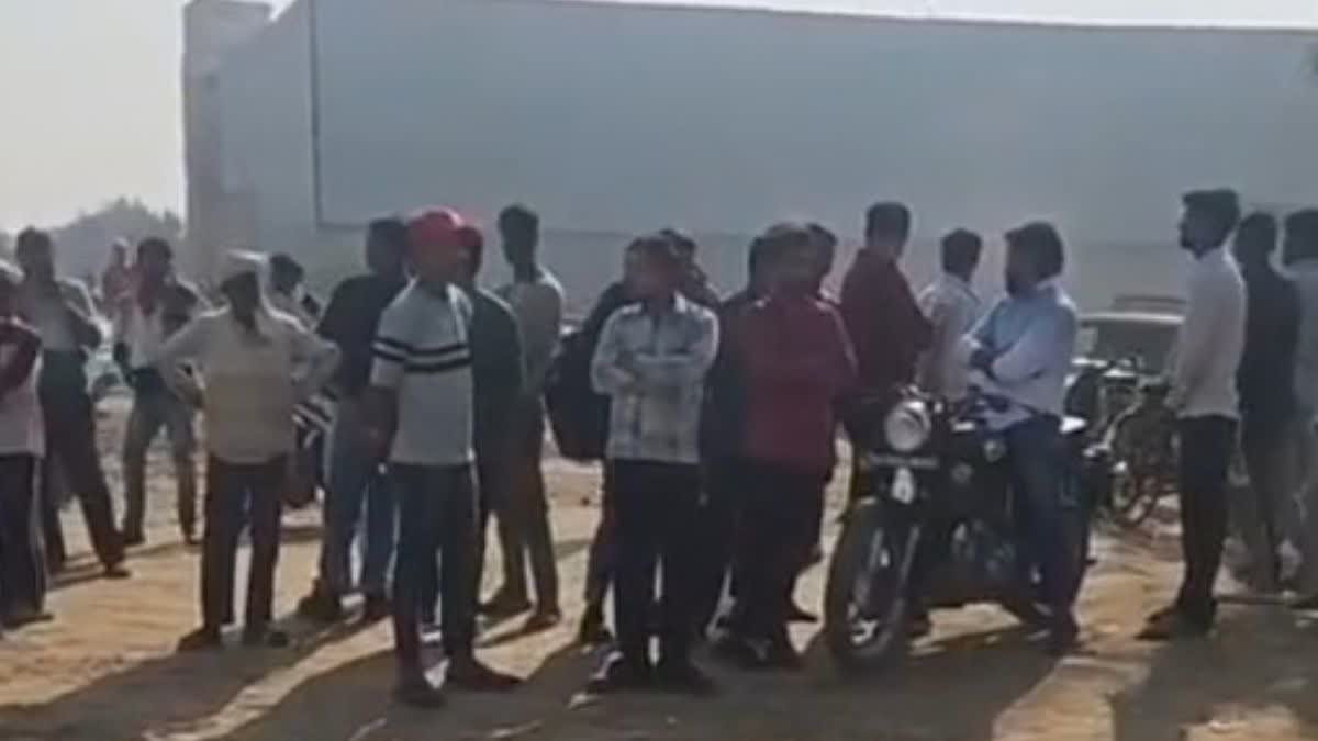 YOUTH COMMITS SUICIDE IN FARIDABAD