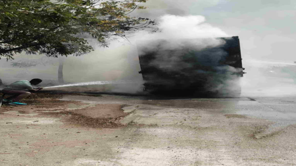 dumper caught fire in Kota