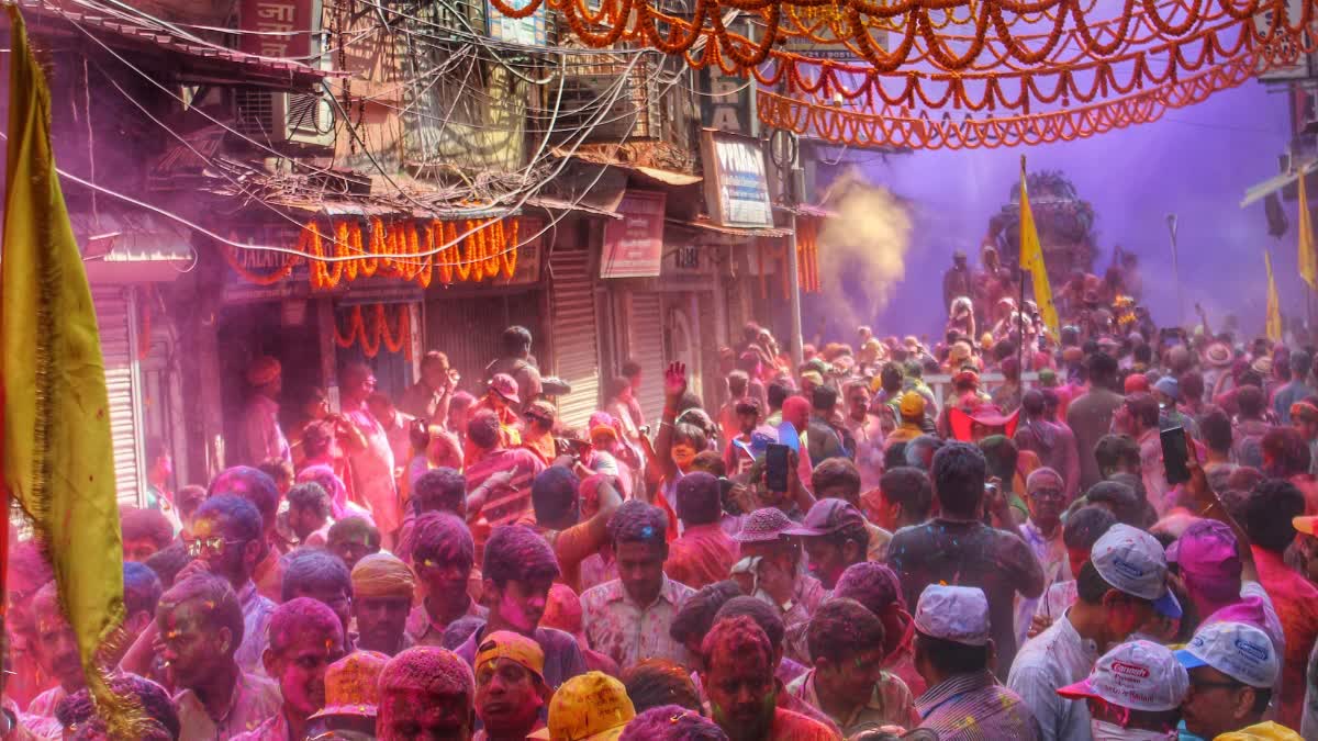 આપણે હોળી કેમ ઉજવીએ છીએ? તેની પાછળની આ ન સાંભળેલી પૌરાણિક વાર્તાઓ જાણો