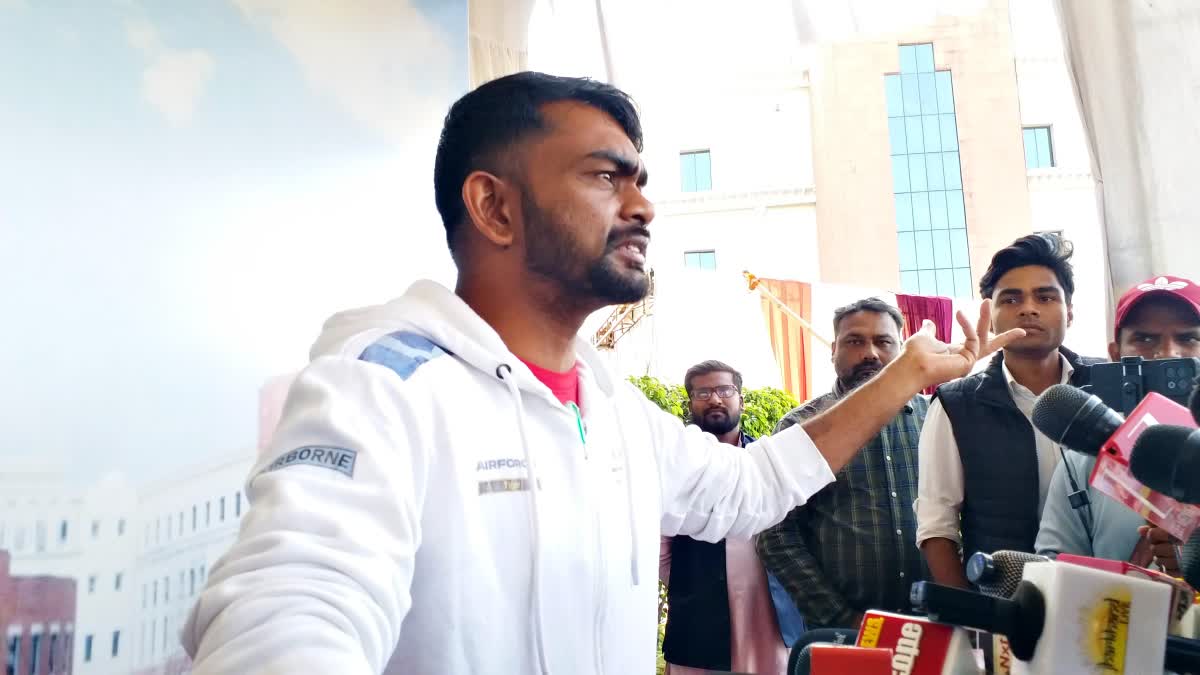 JLKM MLA Jairam Mahto gave advice to Rural Development Minister during budget session of Jharkhand Assembly