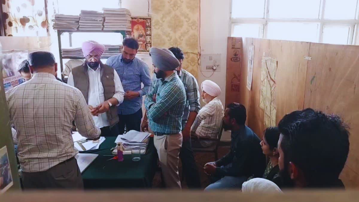 PATWARI CAUGHT TAKING BRIBE