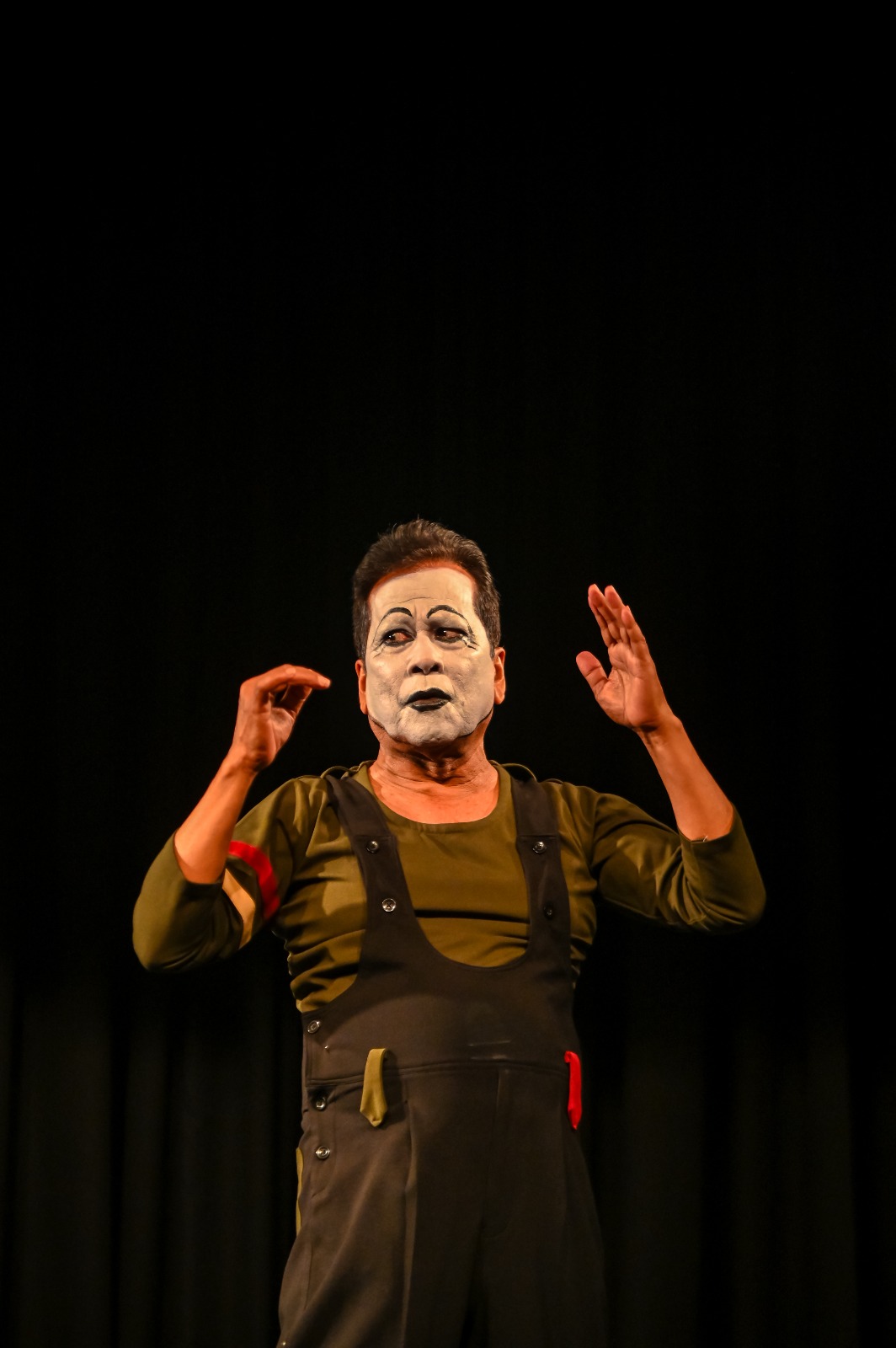 Golden Jubilee celebration of Aikyatan cultural group Saurabh Kumar Chaliha's 'Ayurekha' staged