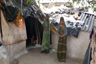 സർക്കാർ ക്ഷേമ പദ്ധതികൾ  ഗ്രാമപഞ്ചായത്ത്  പ്രധാനമന്ത്രി ആവാസ് യോജന  സർപഞ്ച് മീന അതിയ