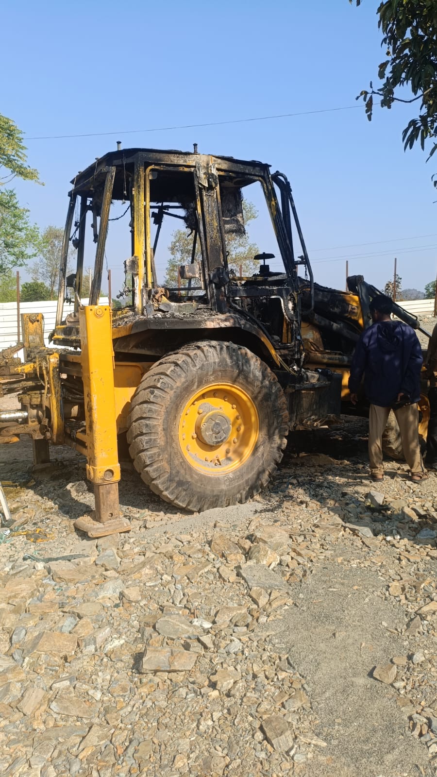 Criminals attack crusher plant