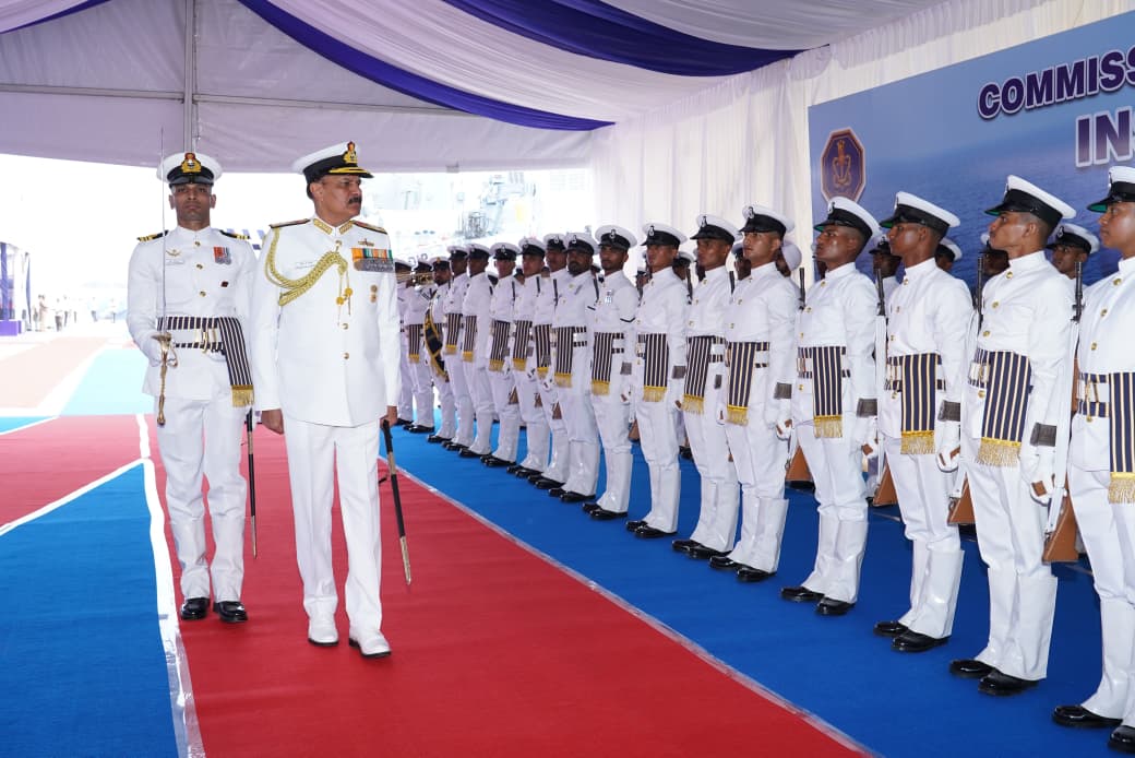 ഇന്ത്യൻ നാവികസേന പുതിയ കപ്പൽ ഐഎൻഎസ് അഞ്ചദ്വീപ് യുദ്ധ കപ്പൽ അഡ്മിറൽ ദിനേഷ് കെ ത്രിപാഠി ആൻ്റി സബ്മറൈൻ യുദ്ധ കപ്പൽ