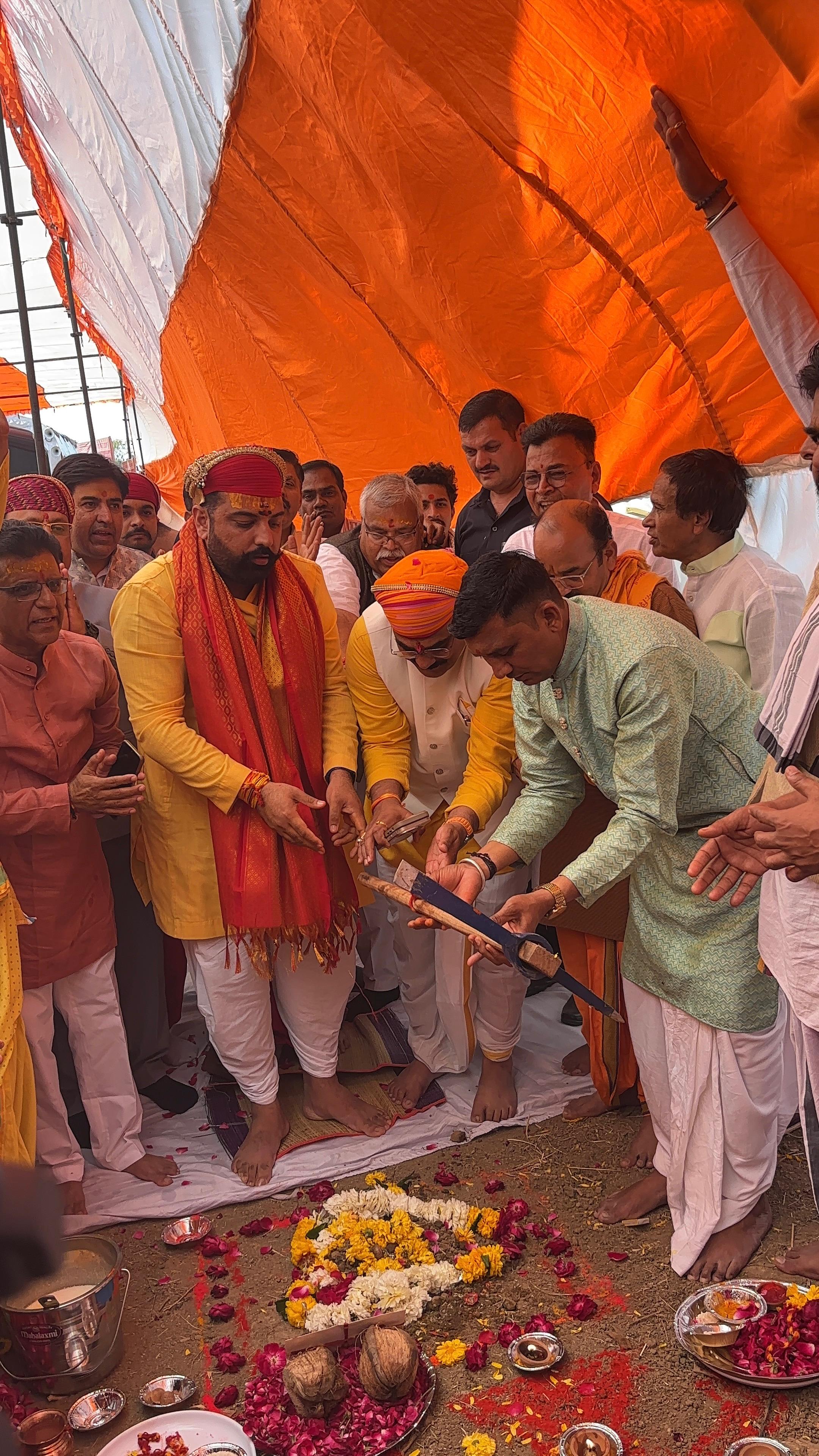LAKSHYARAJ BUILD EKLINGNATH TEMPLE