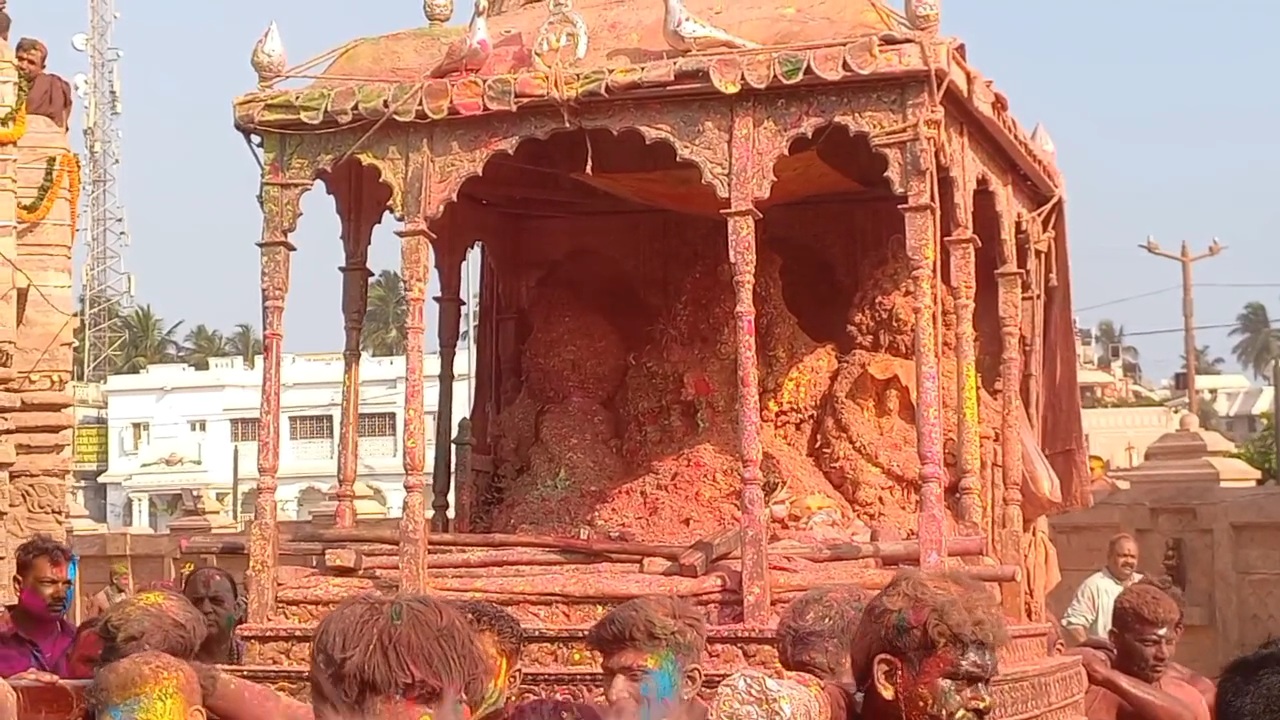 The famous Dola Yatra of Lord Mahaprabhu begins.