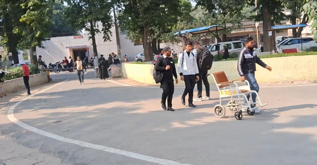 हर दिन ओपीडी में 4000 से अधिक मरीज आते हैं.