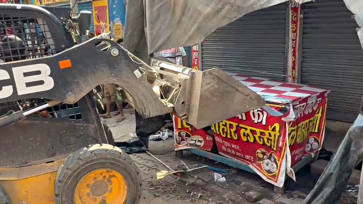 Municipal Corporation encroachment removal campaign in Deoghar