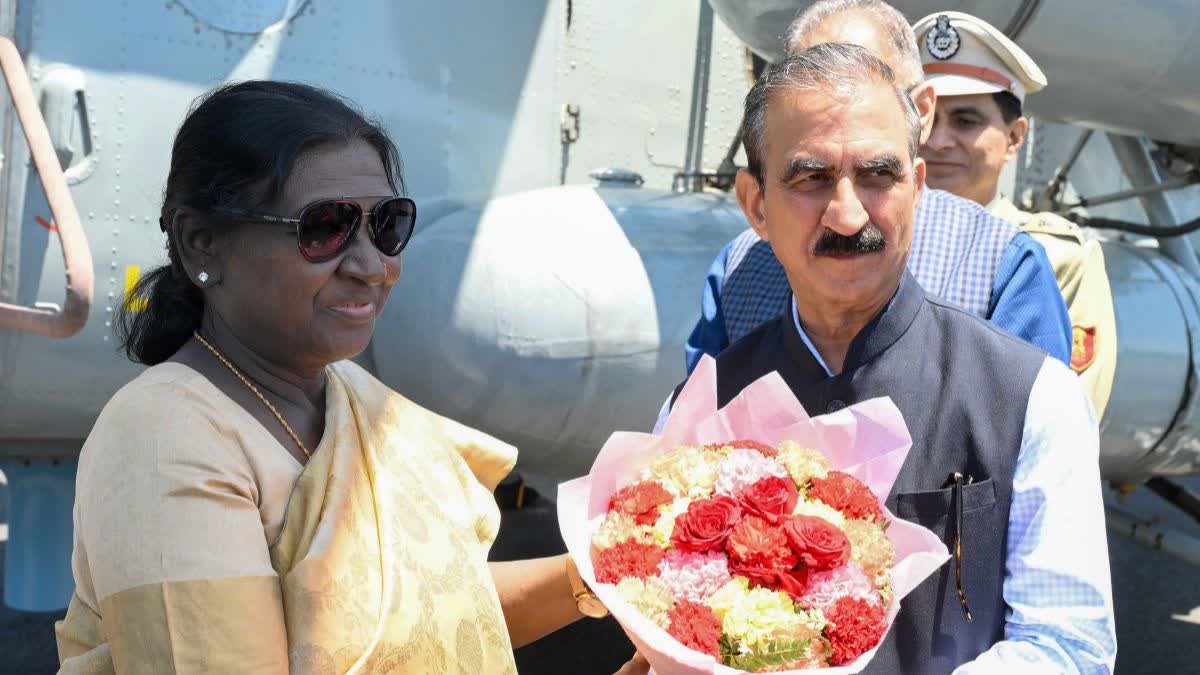 राष्ट्रपति द्रौपदी मुर्मू छह दिवसीय हिमाचल प्रदेश दौरे के लिए शिमला  पहुंचीं; शहर भर में कड़ी सुरक्षा व्यवस्था