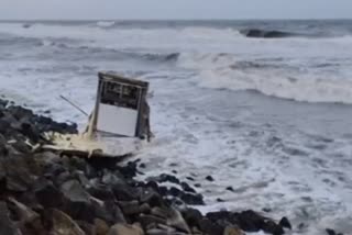 SHIP WRECK, SHIP ACCIDENT, MSC ELAS3, ARABIAN SEA