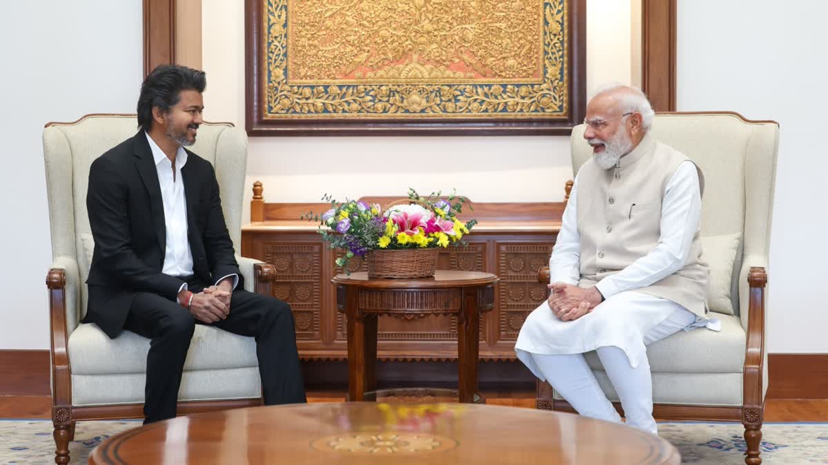 பிரதமர் நரேந்திர மோடியை சந்தித்த தமிழ்நாடு முதலமைச்சர் விஜய்