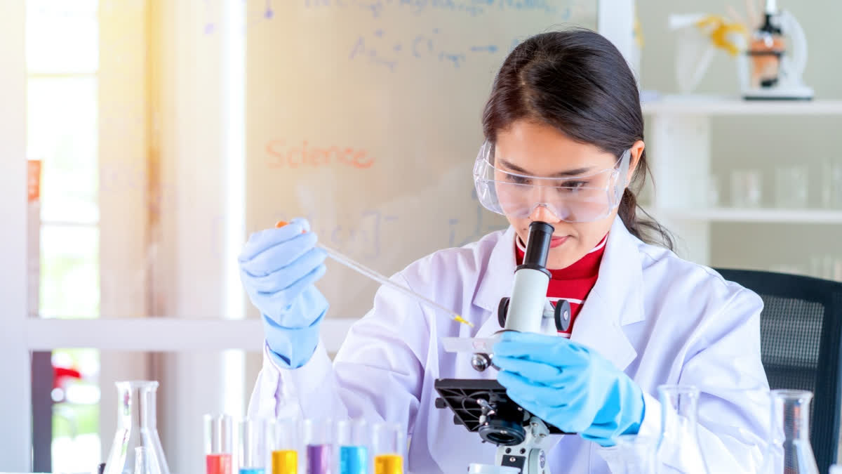 The death toll from the Ebola virus continues to rise; Russia has developed a vaccine, find out the situation in India.