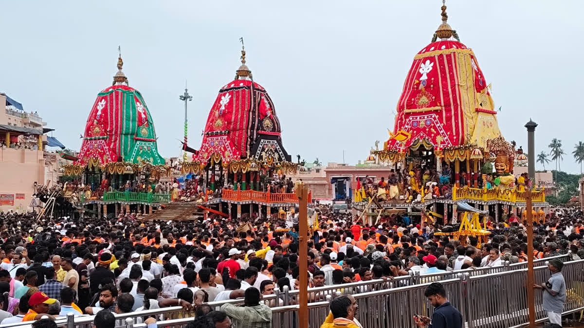 Puri Jagannath Rath Yatra 2025: Trinity's Rathas Halt Midway On Badadanda, Chariot Pulling To Resume At 9AM Tomorrow Puri Jagannath Rath Yatra 2025 LIVE: Chariots Of Trinity Roll On Badadanda Towards Gundicha