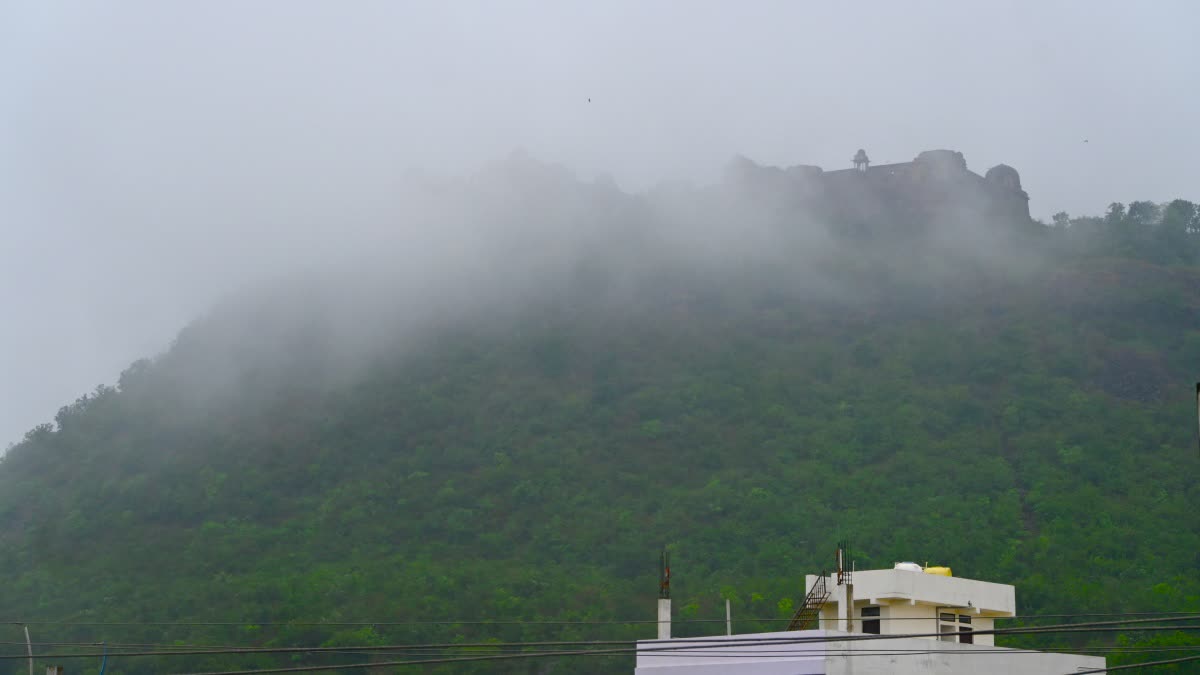 RAISEN DURG FORT AWESOME WEATHER